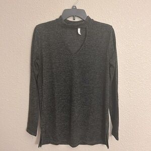 Women’s thin dark gray sweater size large.